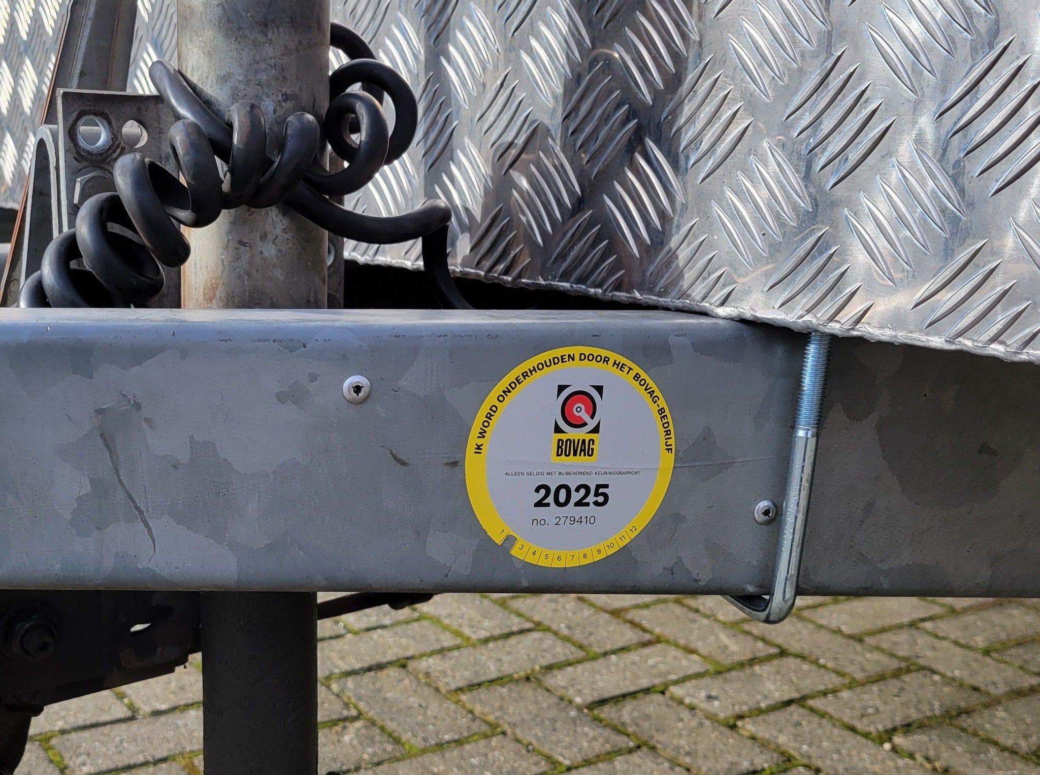 Aanhanger weer klaar om opgehaald te worden.